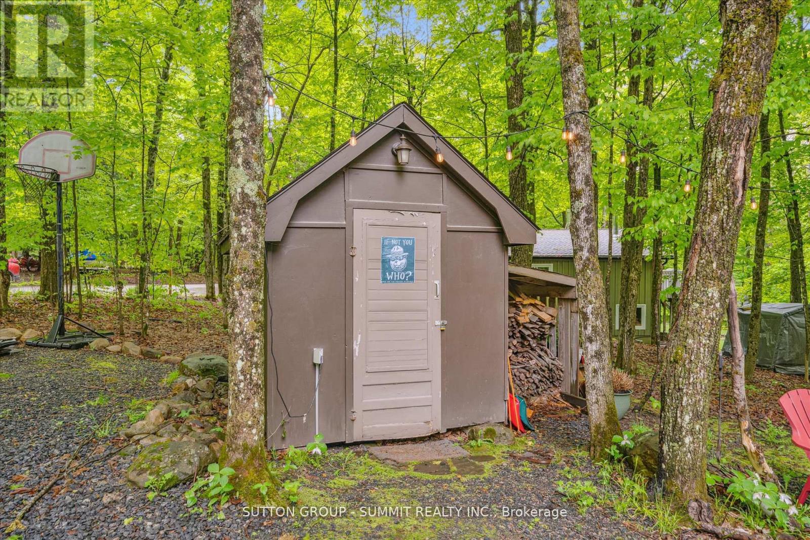 Photo 35 of 17 Sugarbush Lane, Huntsville ON