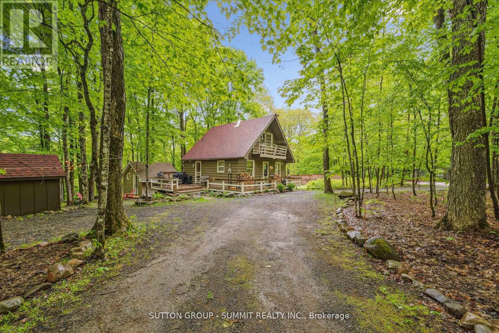 Photo 1 of 17 Sugarbush Lane, Huntsville ON