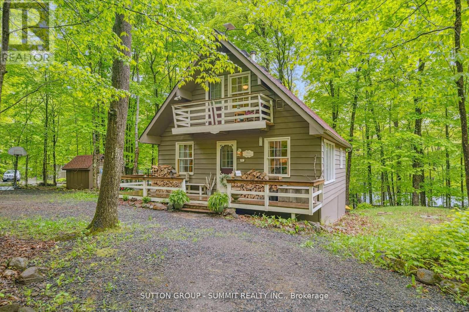 Photo 3 of 17 Sugarbush Lane, Huntsville ON