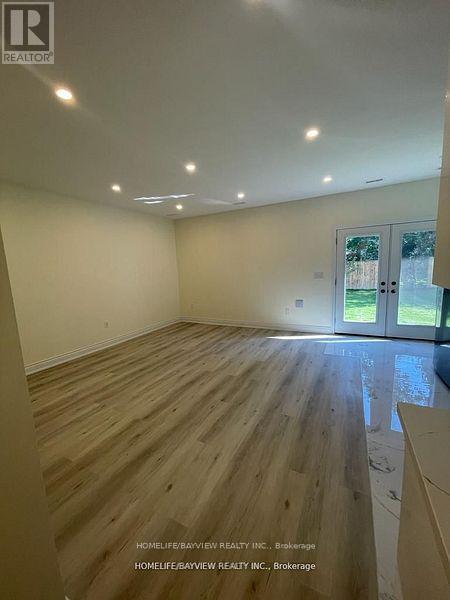 Photo 1 of 27 Direzze Court, Richmond Hill ON