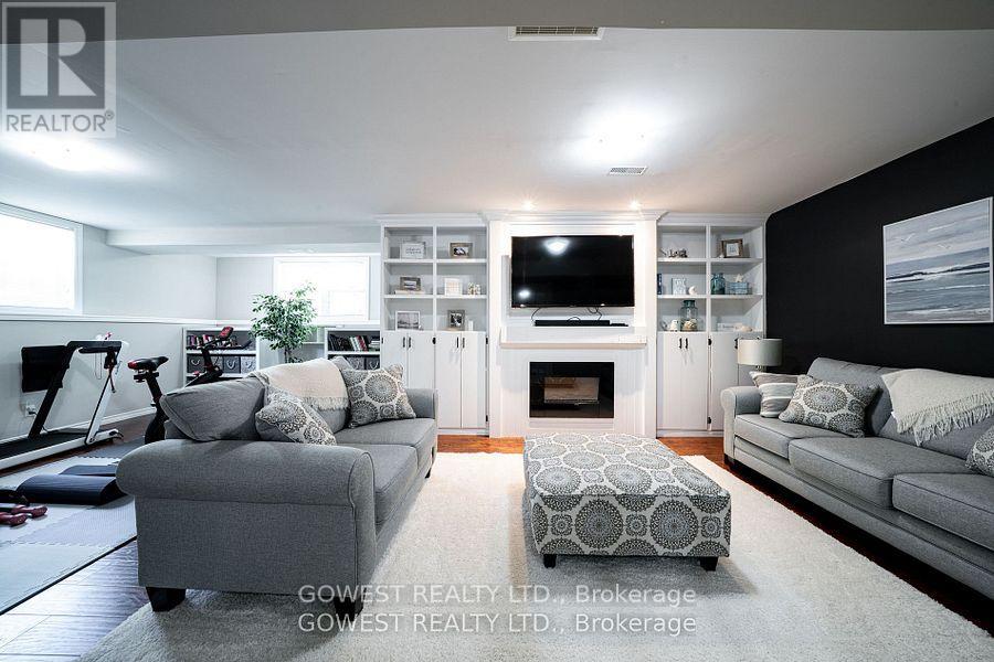 Photo 24 of 5 55th Street S, Wasaga Beach ON