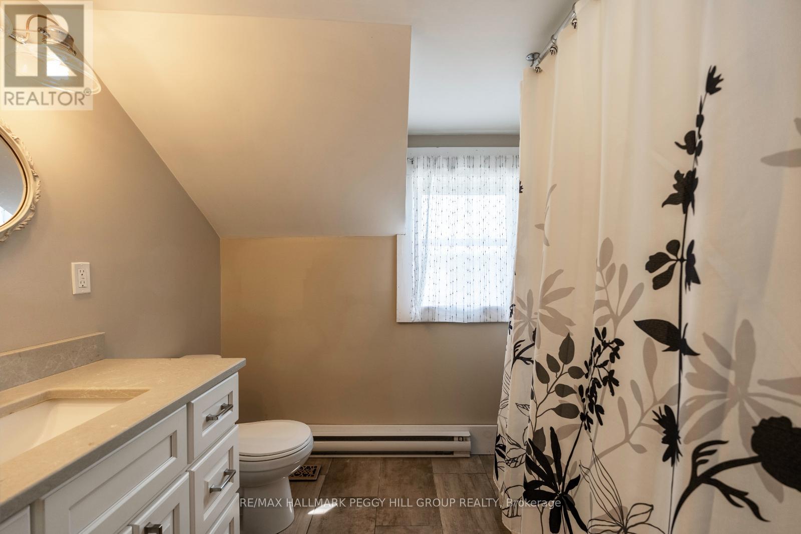 Photo 10 of 4396 Penetanguishene Road, Springwater ON