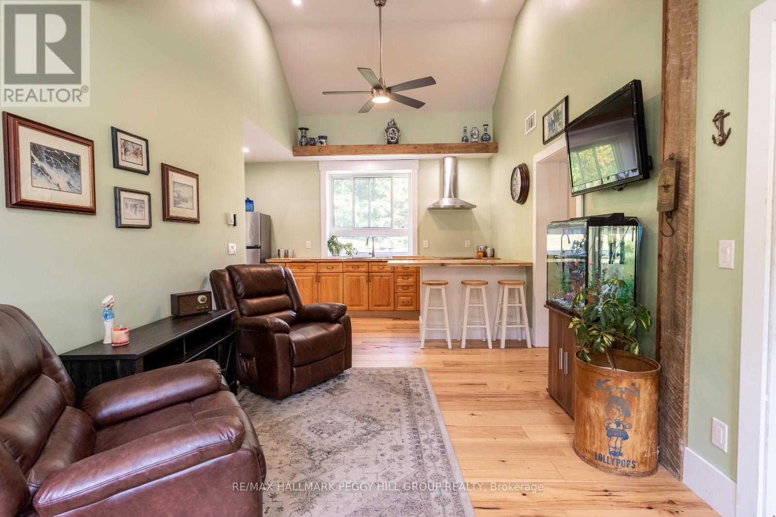 Photo 12 of 4396 Penetanguishene Road, Springwater ON