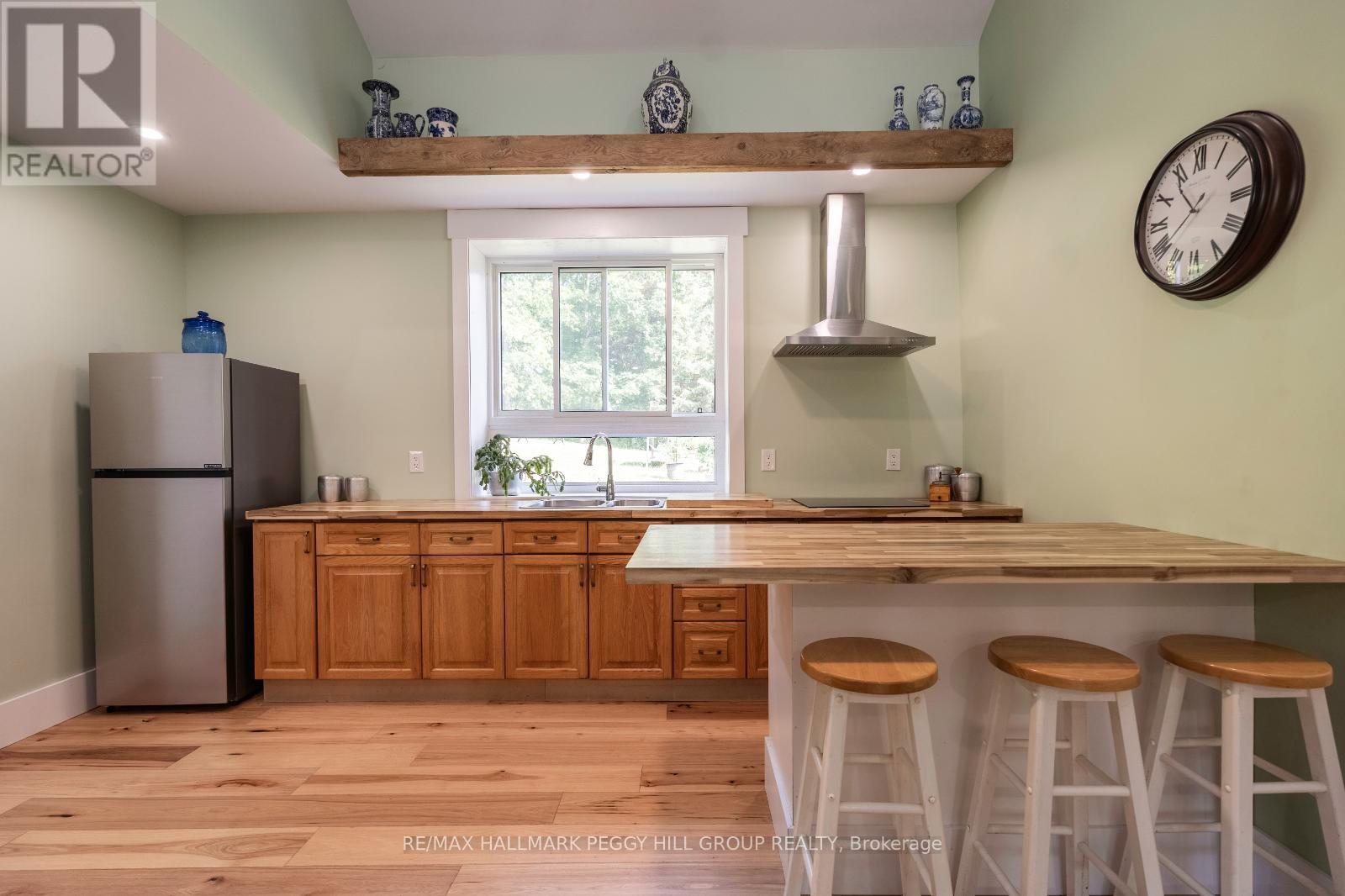 Photo 13 of 4396 Penetanguishene Road, Springwater ON