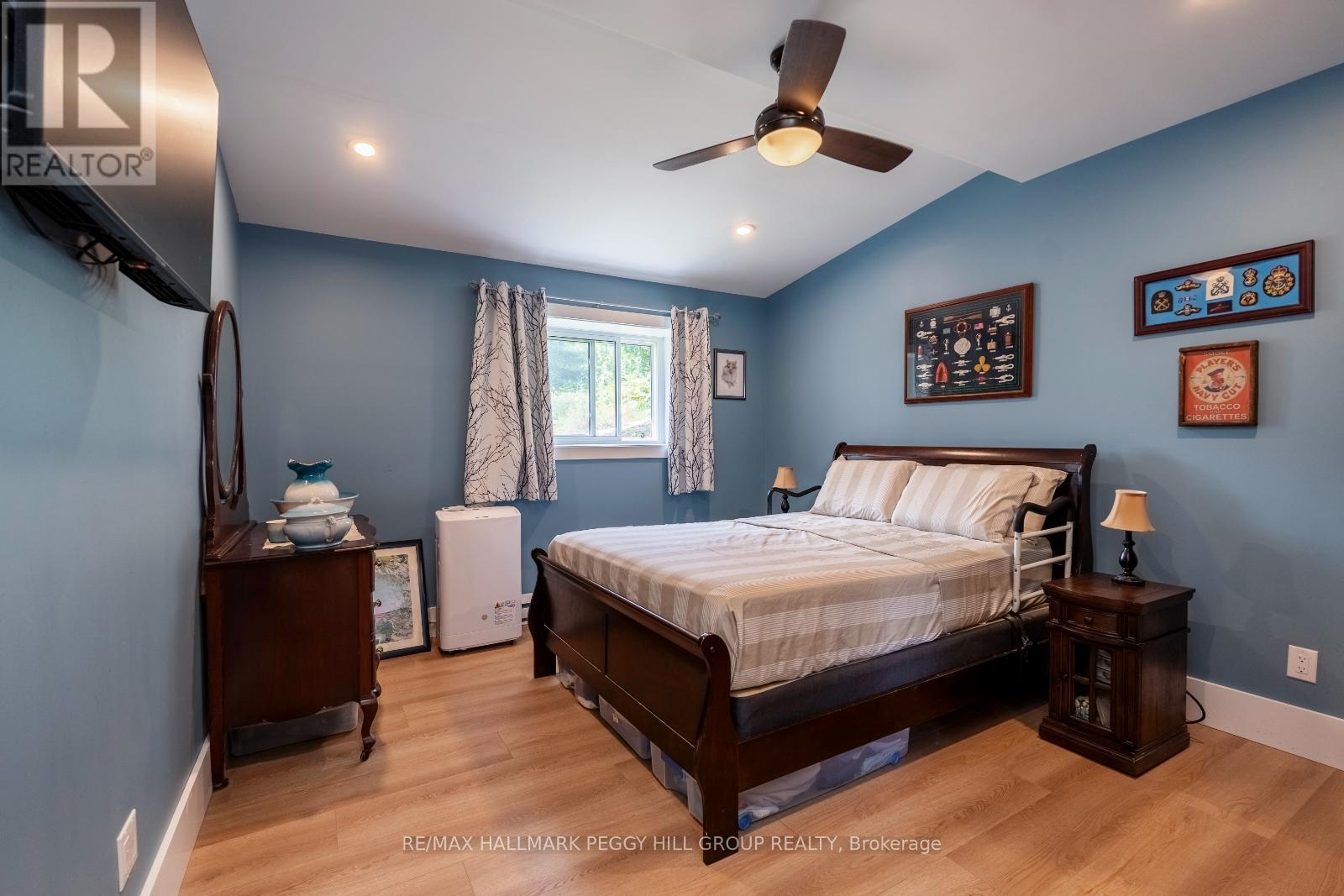 Photo 14 of 4396 Penetanguishene Road, Springwater ON