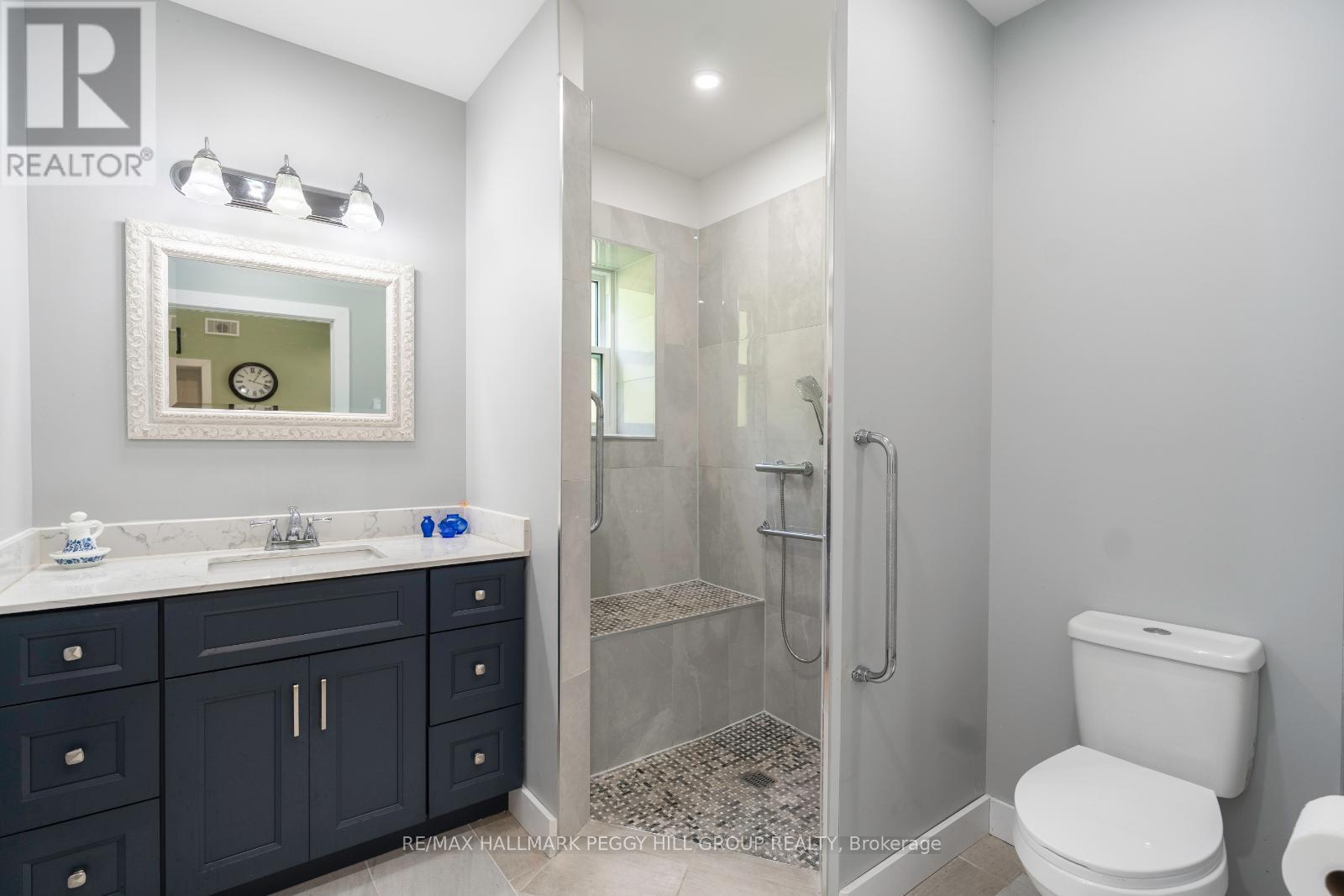 Photo 15 of 4396 Penetanguishene Road, Springwater ON