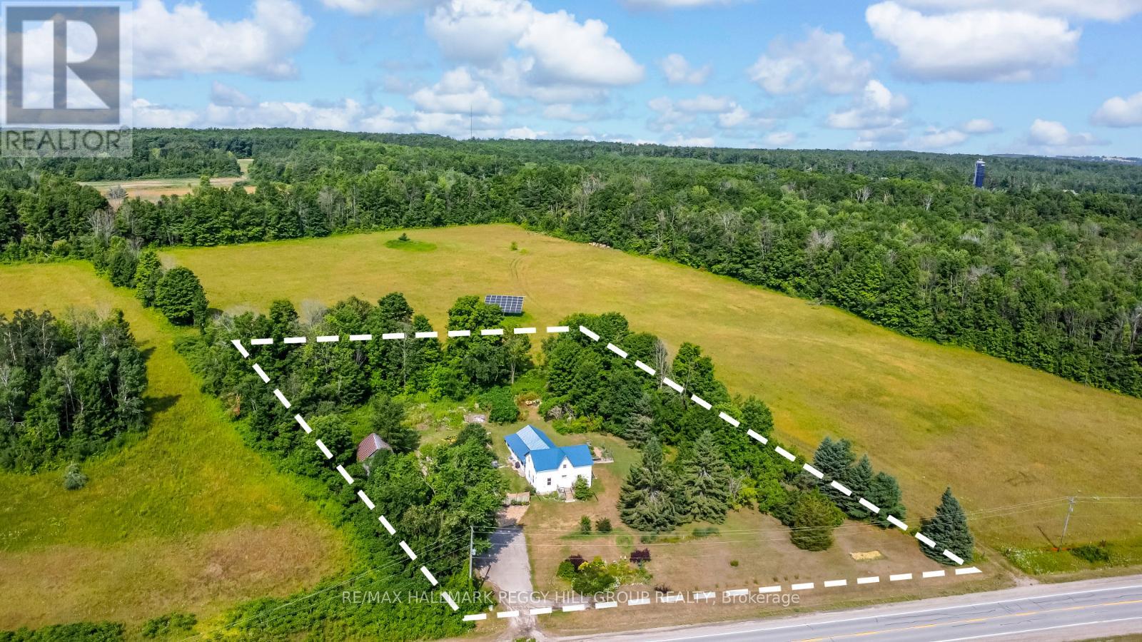 Photo 2 of 4396 Penetanguishene Road, Springwater ON