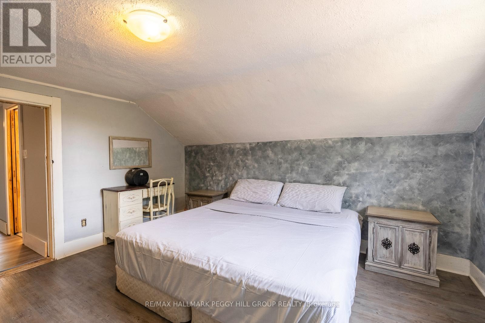 Photo 7 of 4396 Penetanguishene Road, Springwater ON