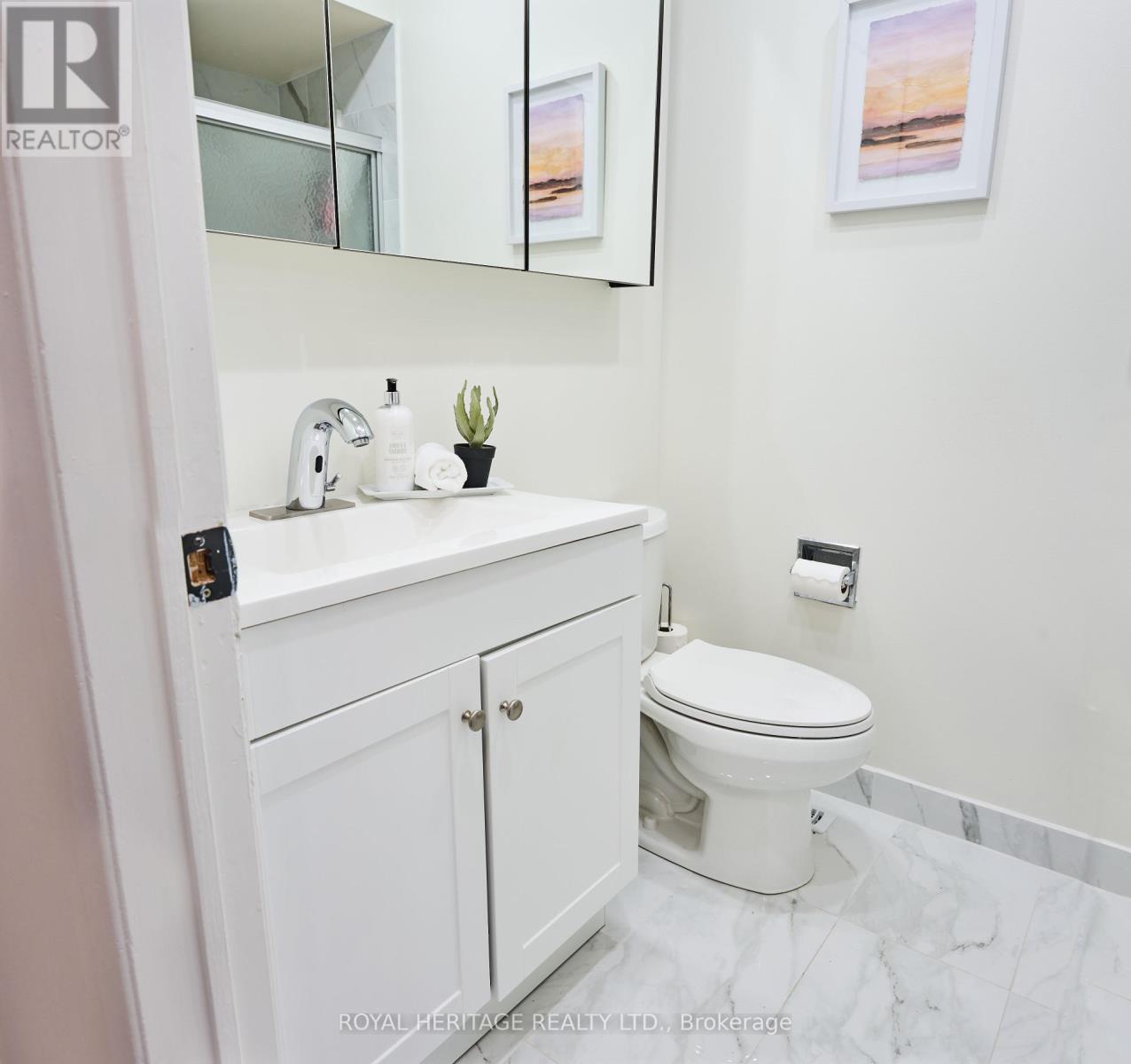Photo 17 of 2136 Duberry Drive, Pickering ON