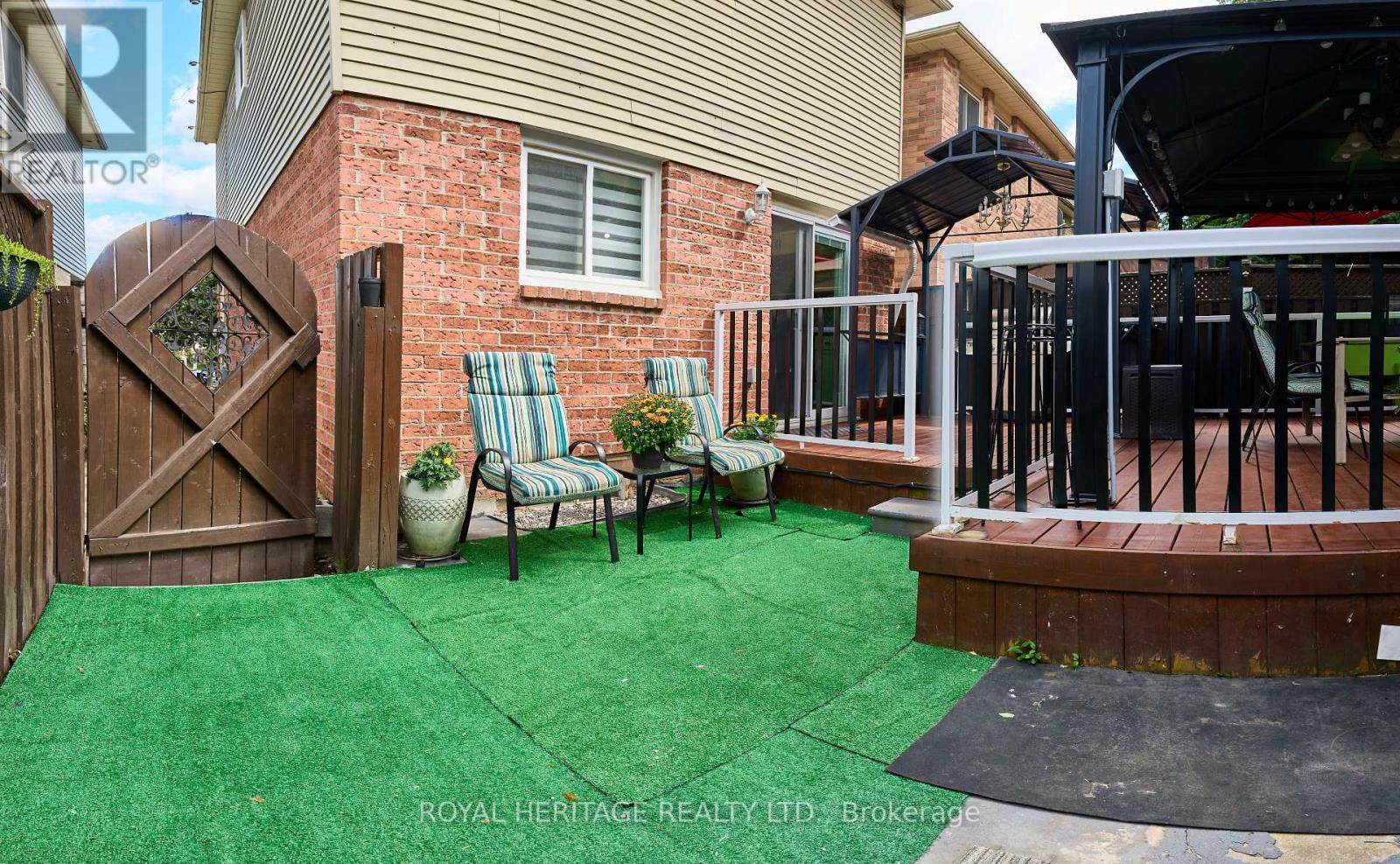 Photo 11 of 2136 Duberry Drive, Pickering ON
