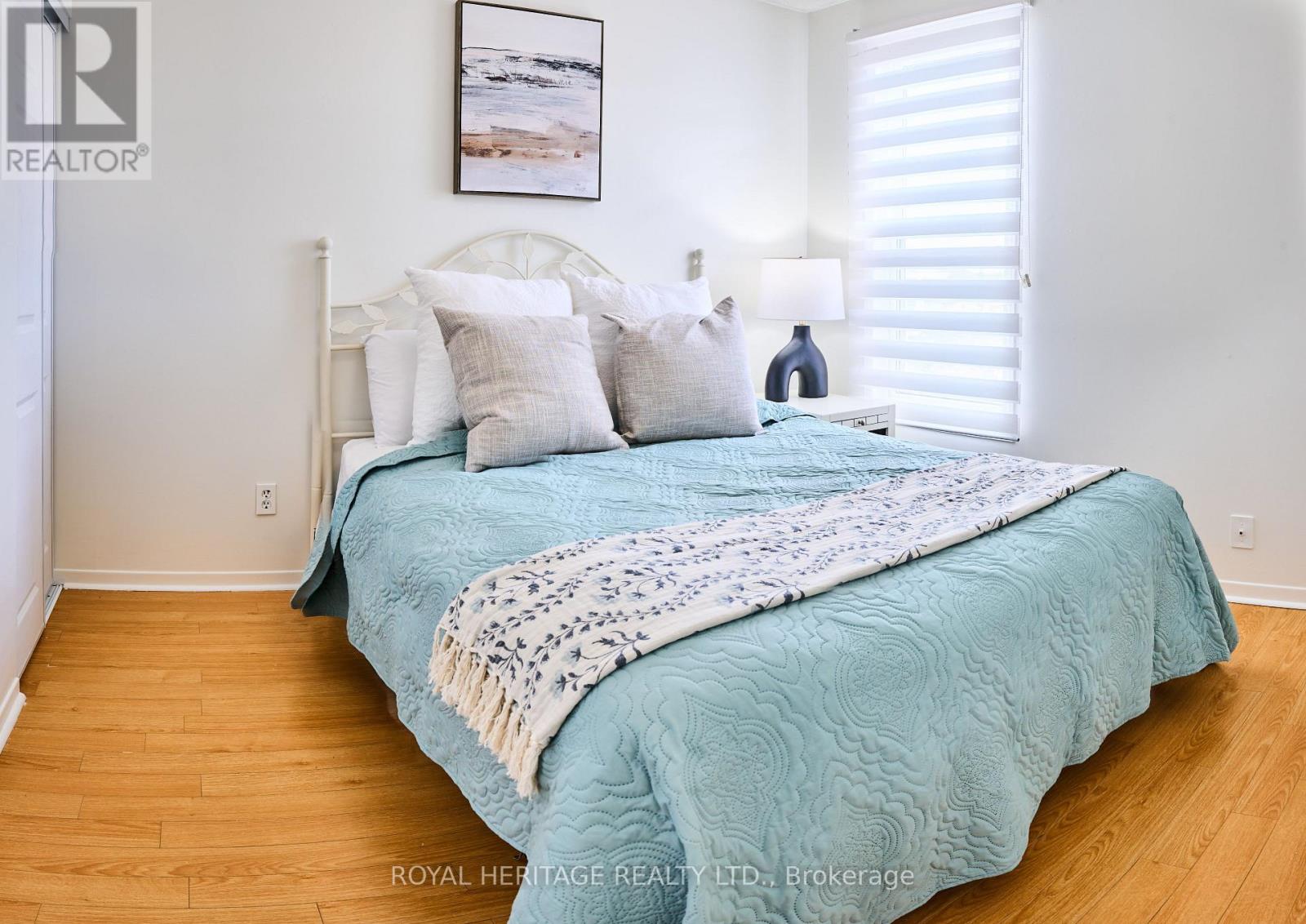 Photo 18 of 2136 Duberry Drive, Pickering ON