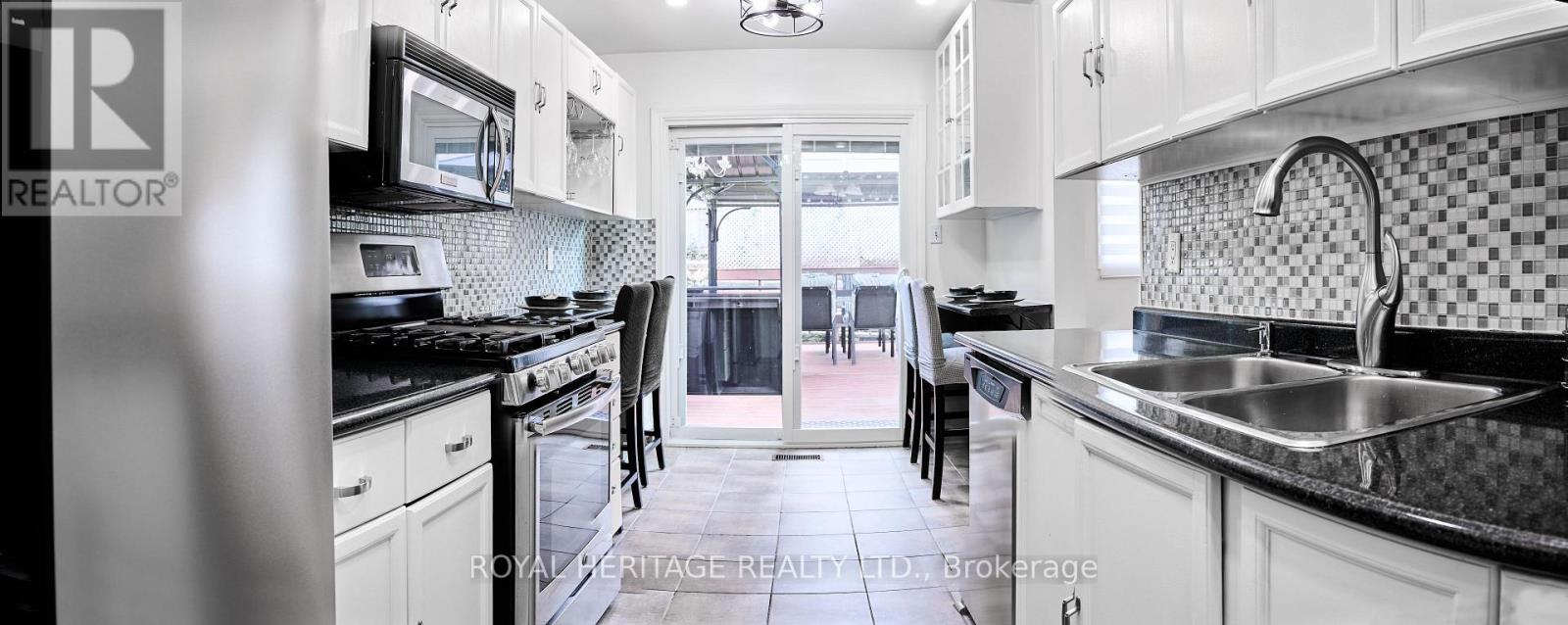 Photo 7 of 2136 Duberry Drive, Pickering ON