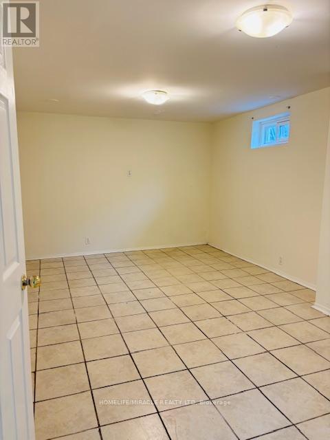 Photo 7 of Basement 30 Flavian Crescent, Brampton ON
