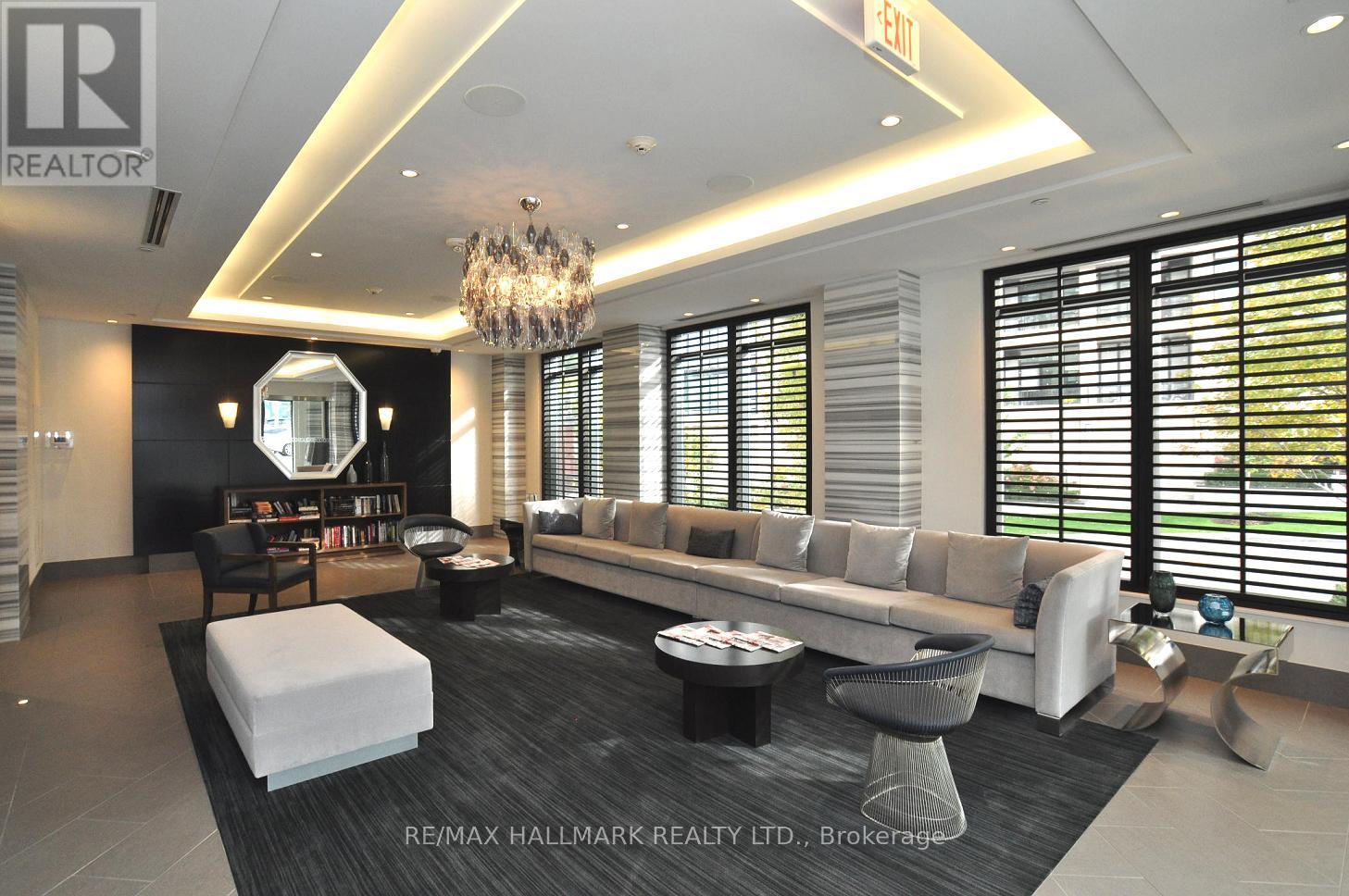 Photo 5 of 626 2 Old Mill Drive, Toronto ON