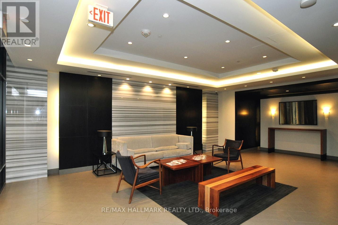 Photo 6 of 626 2 Old Mill Drive, Toronto ON