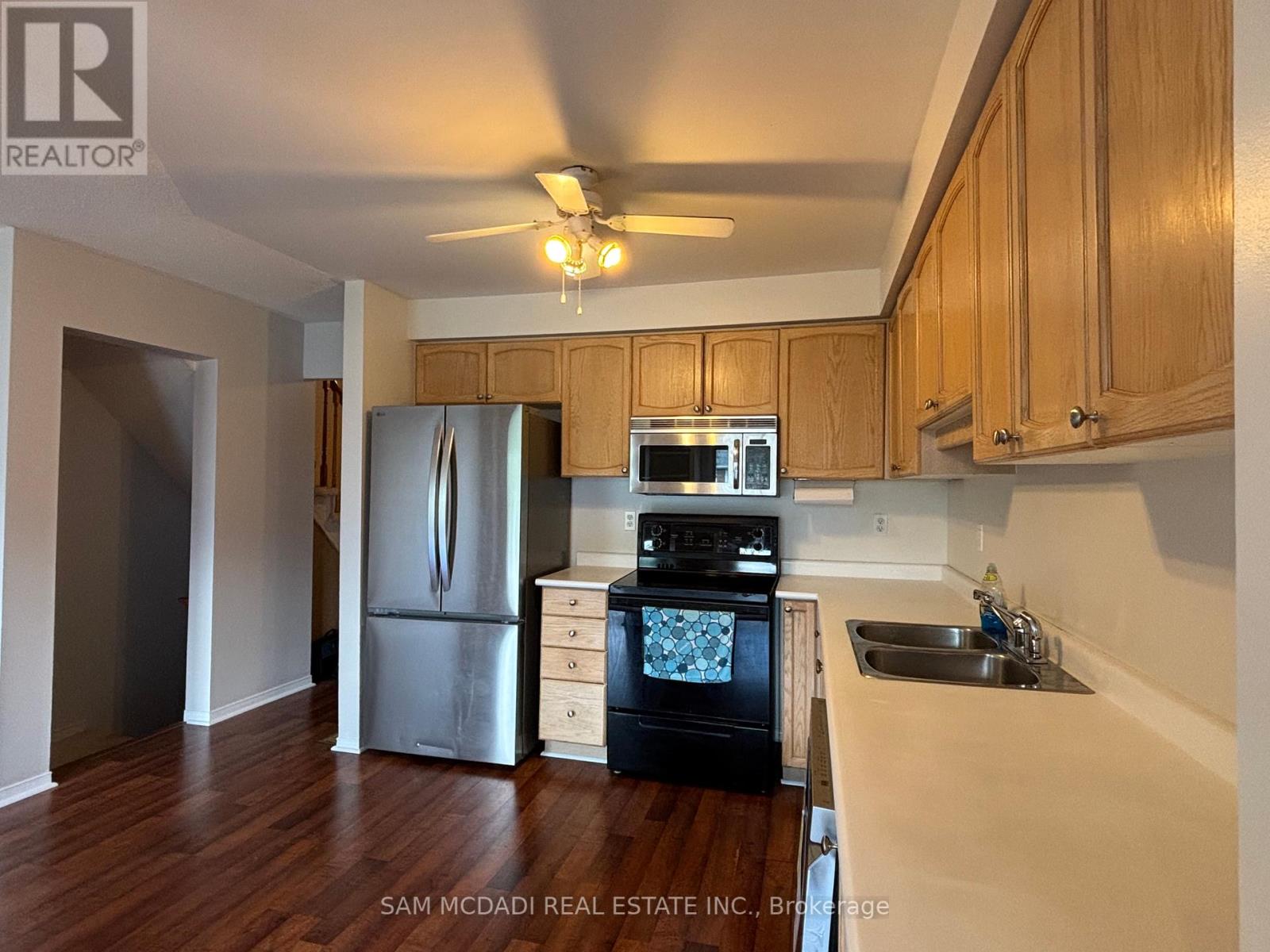 Photo 5 of 102 2945 Thomas Street, Mississauga ON