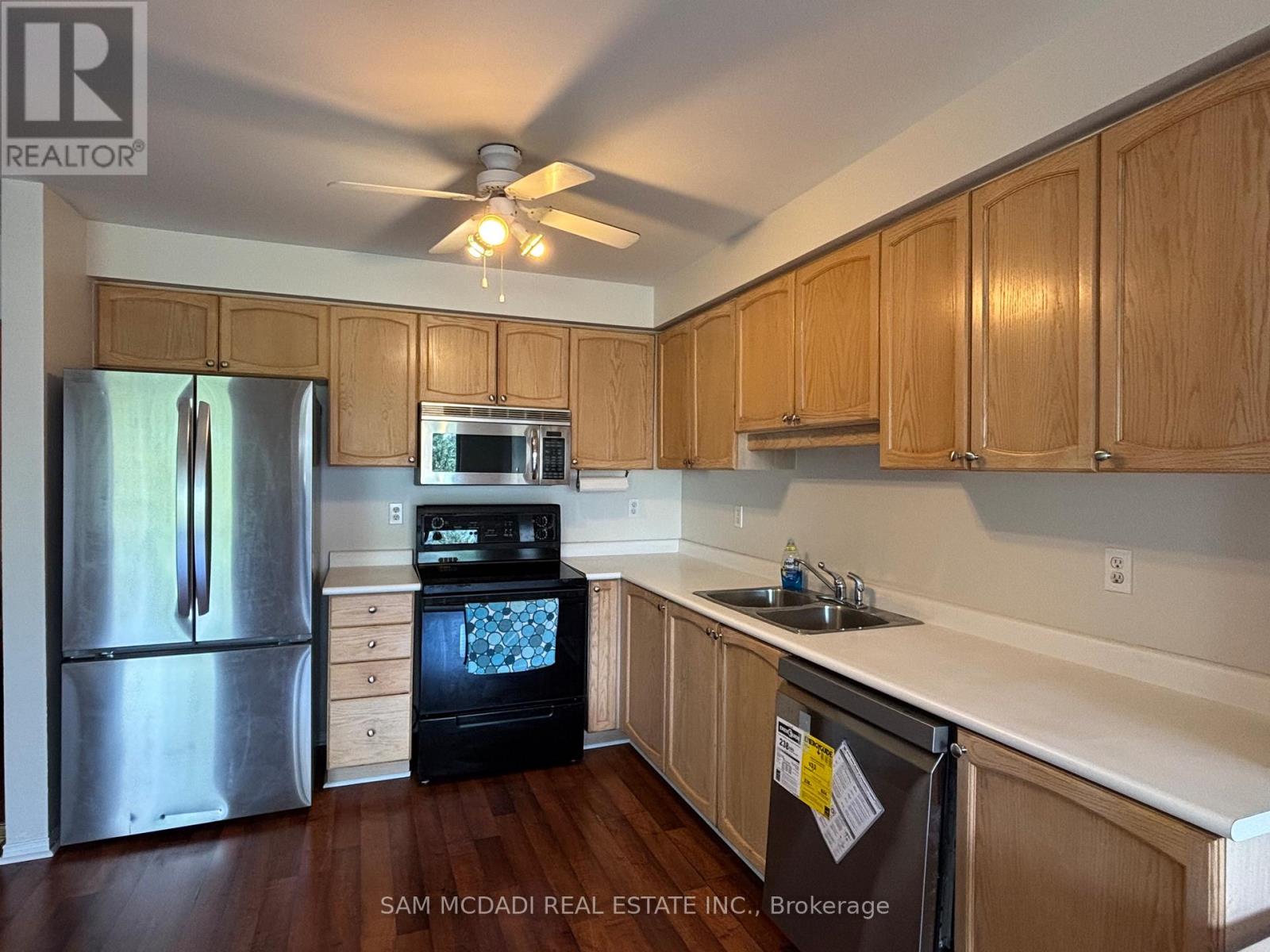 Photo 6 of 102 2945 Thomas Street, Mississauga ON