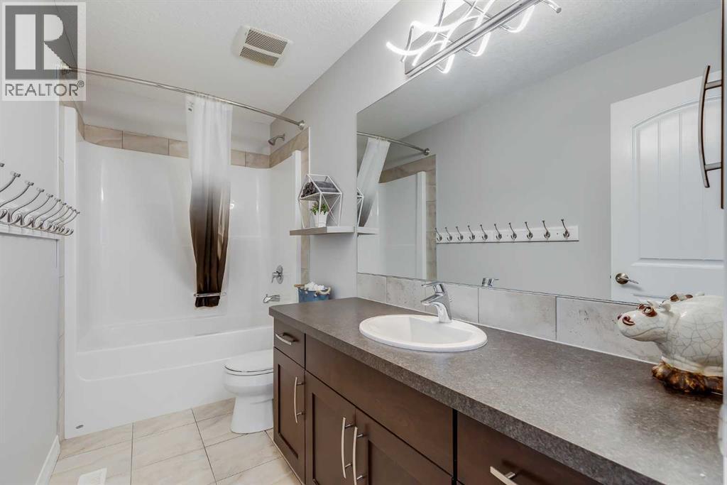 Single Family House for Sale in  Auburn Springs Place SE Auburn Bay Calgary 