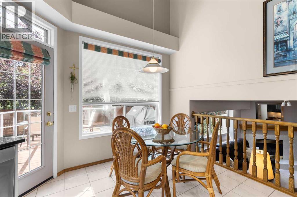 Single Family House 4 Level for Sale in  Douglas Park Boulevard SE Douglasdale/Glen Calgary 