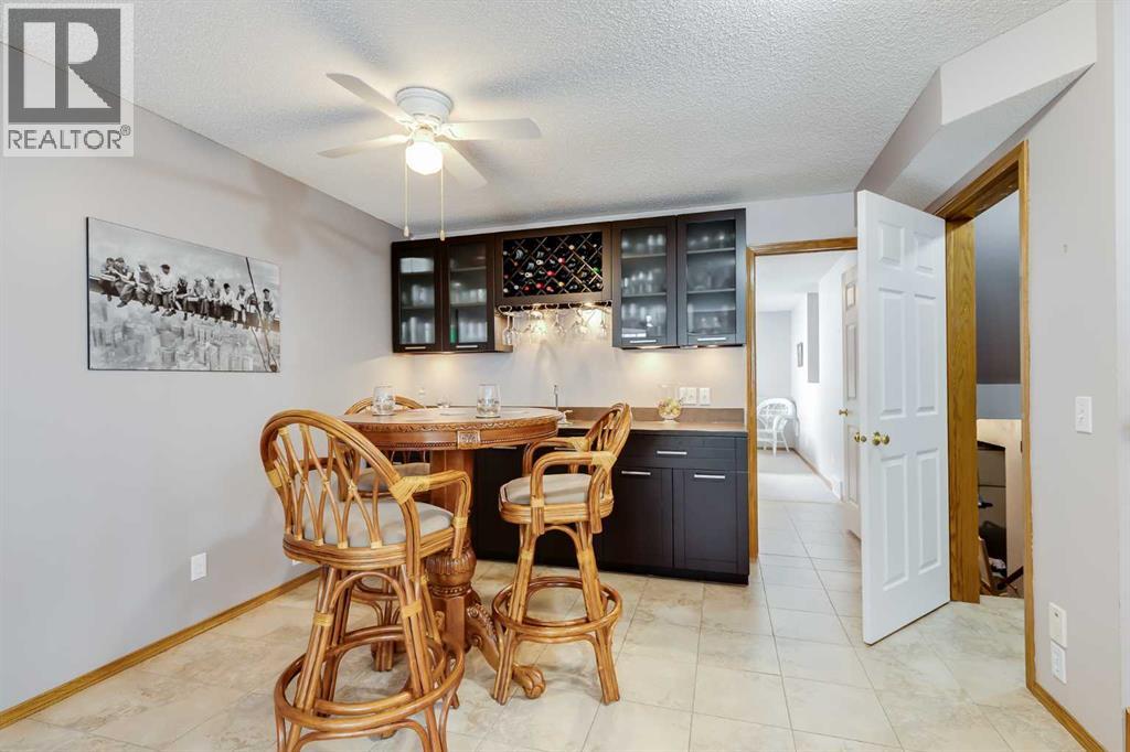 Single Family House 4 Level for Sale in  Douglas Park Boulevard SE Douglasdale/Glen Calgary 