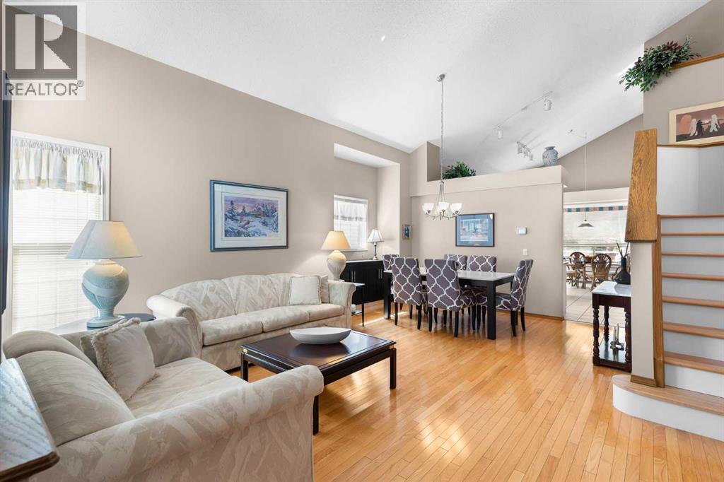 Single Family House 4 Level for Sale in  Douglas Park Boulevard SE Douglasdale/Glen Calgary 