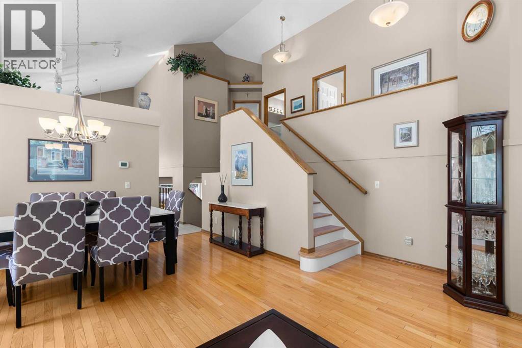 Single Family House 4 Level for Sale in  Douglas Park Boulevard SE Douglasdale/Glen Calgary 
