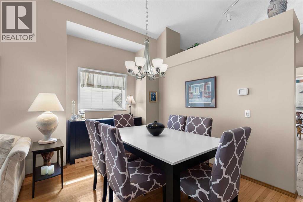 Single Family House 4 Level for Sale in  Douglas Park Boulevard SE Douglasdale/Glen Calgary 