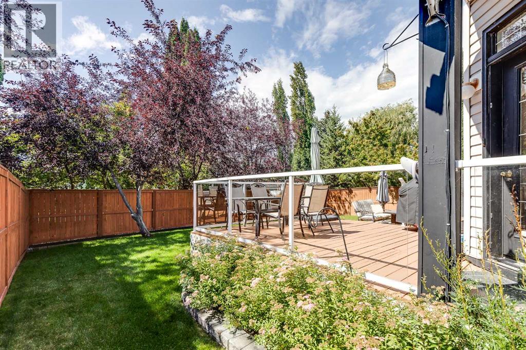 Single Family House 4 Level for Sale in  Douglas Park Boulevard SE Douglasdale/Glen Calgary 