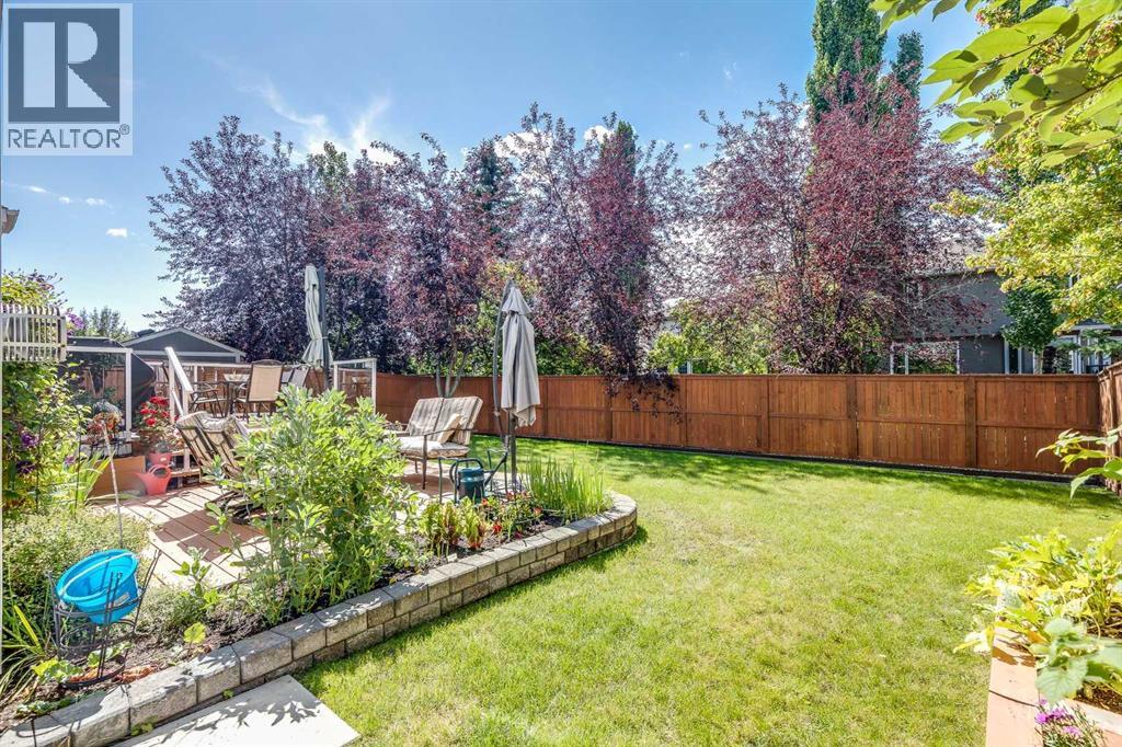 Single Family House 4 Level for Sale in  Douglas Park Boulevard SE Douglasdale/Glen Calgary 