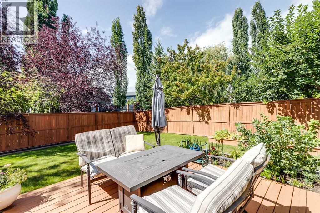 Single Family House 4 Level for Sale in  Douglas Park Boulevard SE Douglasdale/Glen Calgary 