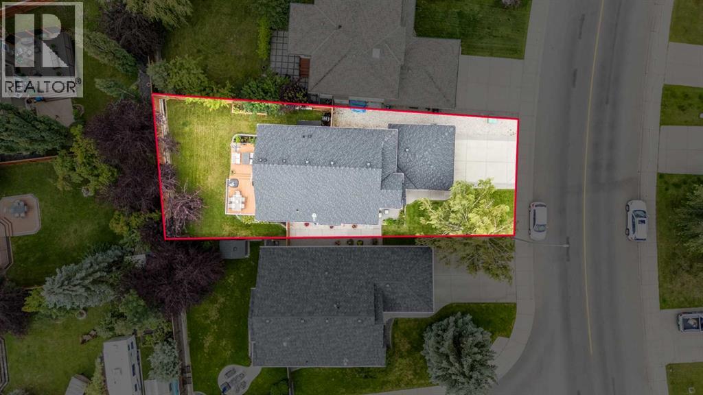 Single Family House 4 Level for Sale in  Douglas Park Boulevard SE Douglasdale/Glen Calgary 