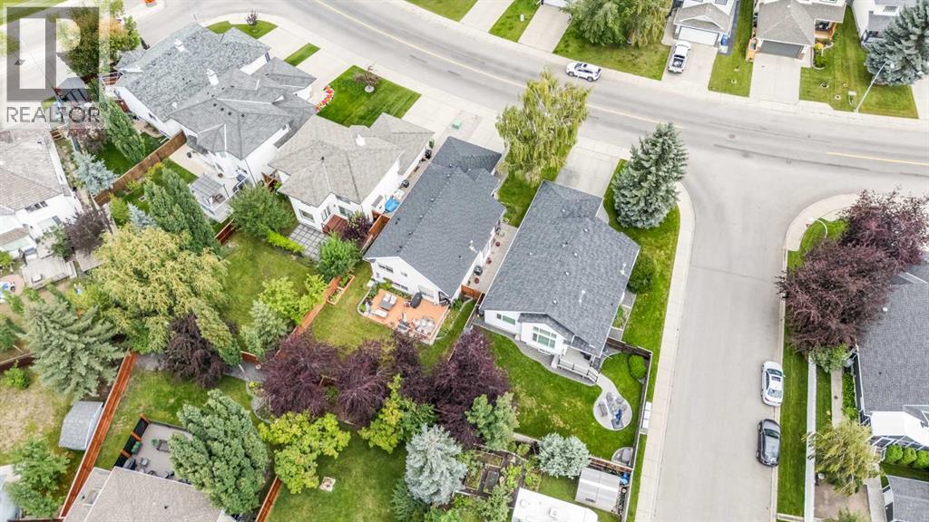 Single Family House 4 Level for Sale in  Douglas Park Boulevard SE Douglasdale/Glen Calgary 