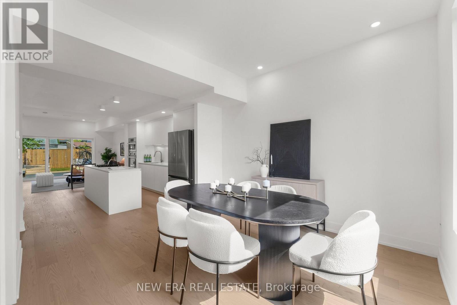 Photo 11 of 113 Bellwoods Avenue, Toronto ON