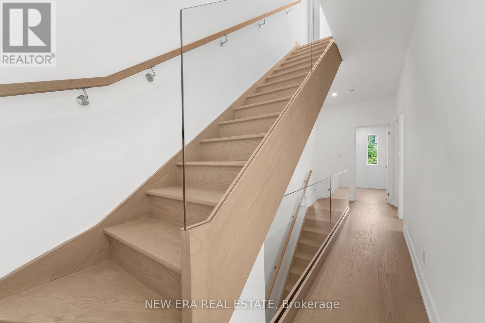 Photo 13 of 113 Bellwoods Avenue, Toronto ON
