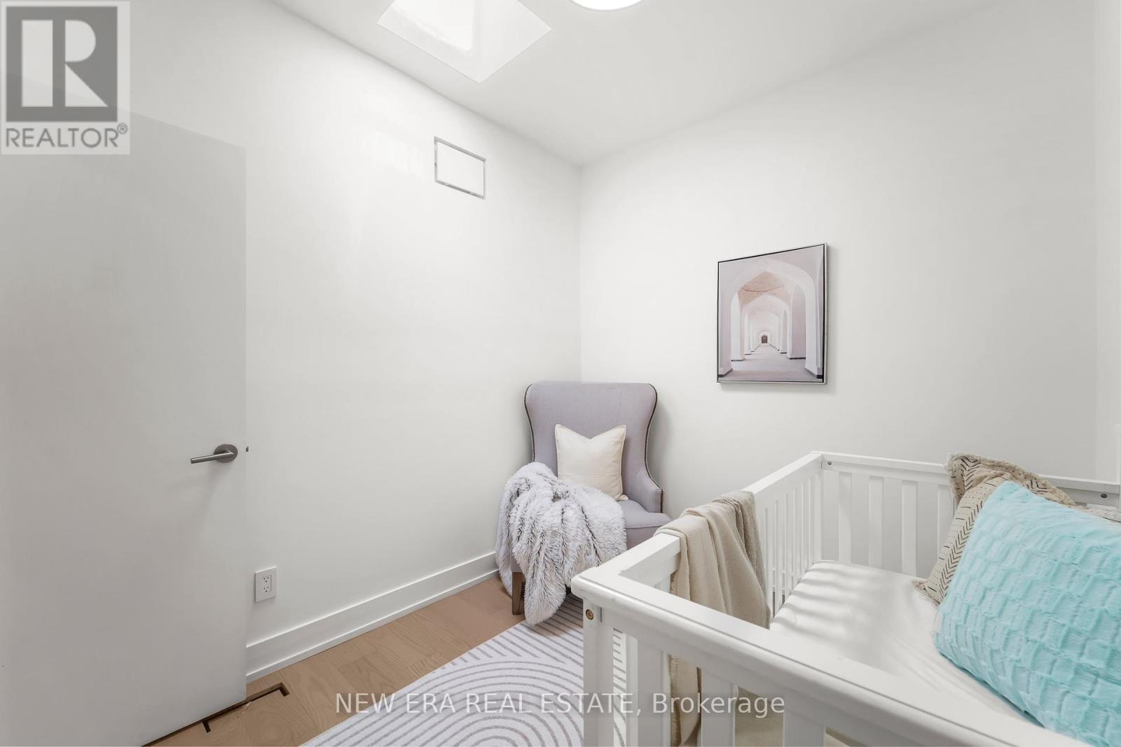 Photo 16 of 113 Bellwoods Avenue, Toronto ON