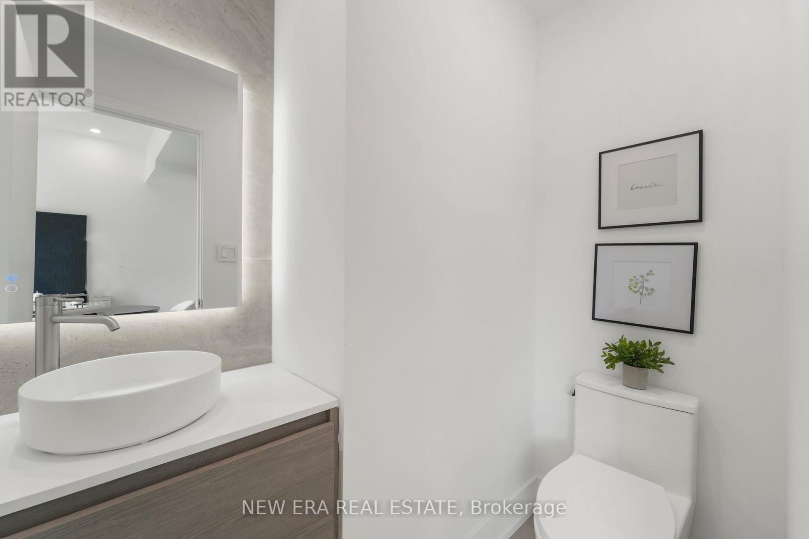 Photo 26 of 113 Bellwoods Avenue, Toronto ON