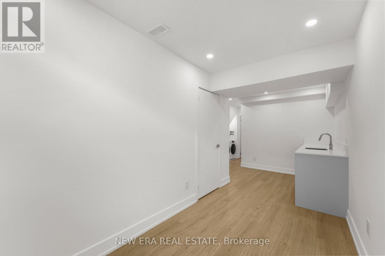 Photo 28 of 113 Bellwoods Avenue, Toronto ON