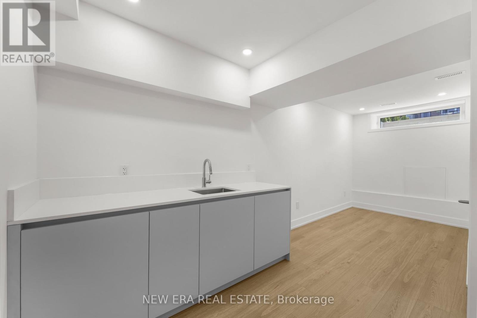 Photo 29 of 113 Bellwoods Avenue, Toronto ON