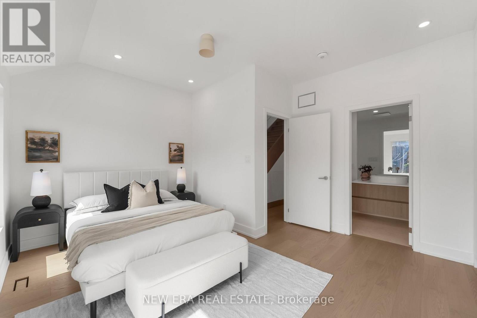 Photo 38 of 113 Bellwoods Avenue, Toronto ON