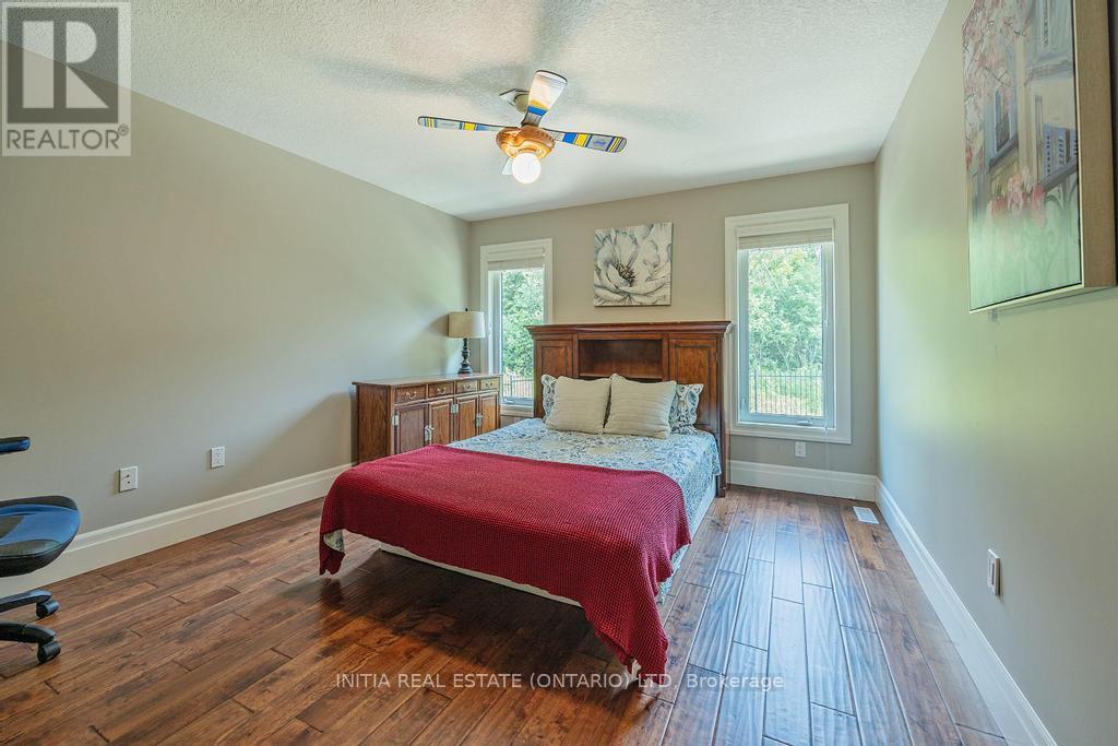 Photo 33 of 1339 Shore Road, London South ON