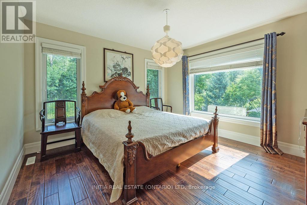 Photo 34 of 1339 Shore Road, London South ON