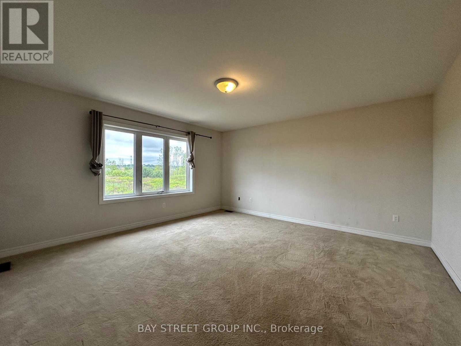 Photo 5 of 47 Colonel Lyall Street, St Catharines ON
