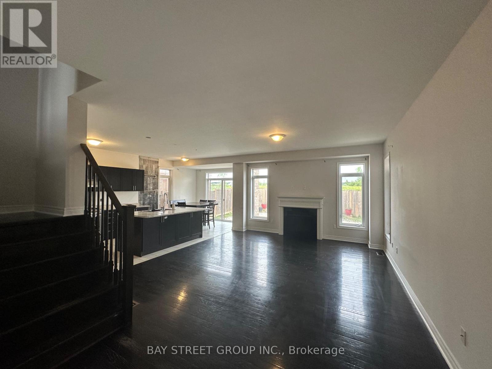 Photo 4 of 47 Colonel Lyall Street, St Catharines ON