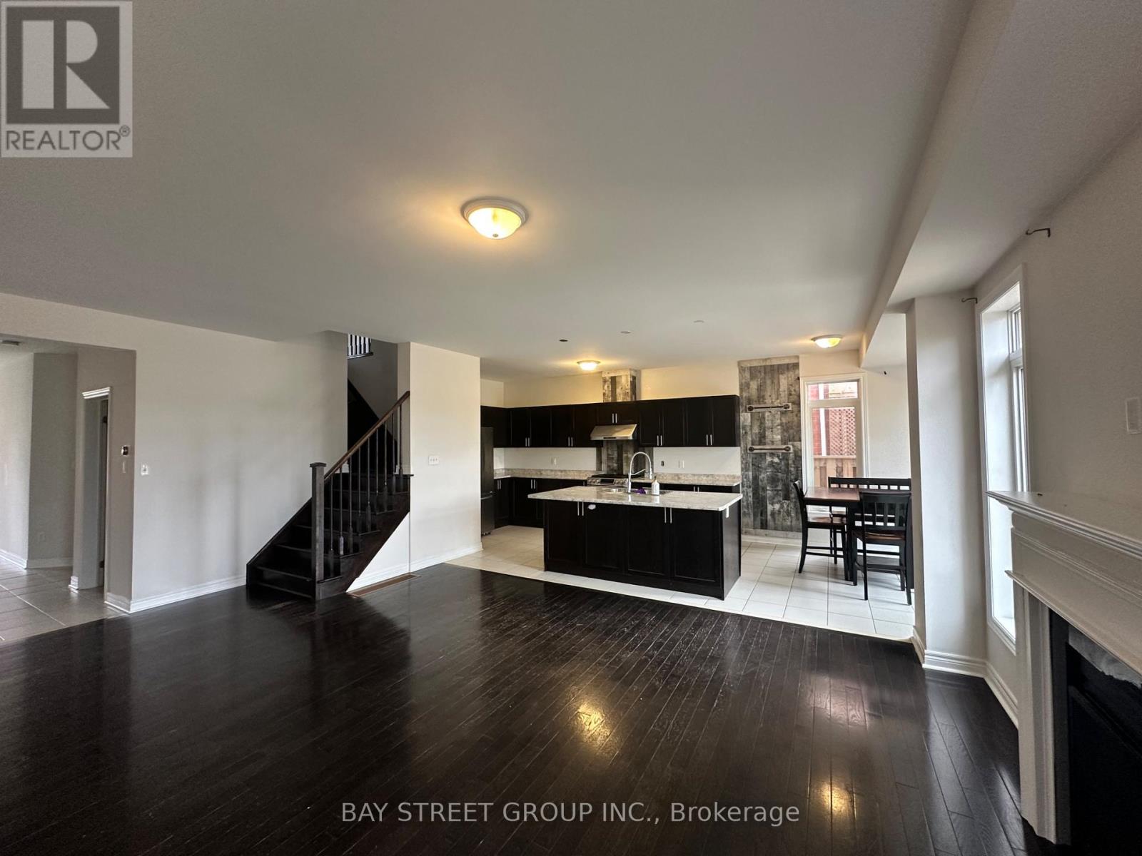 Photo 3 of 47 Colonel Lyall Street, St Catharines ON