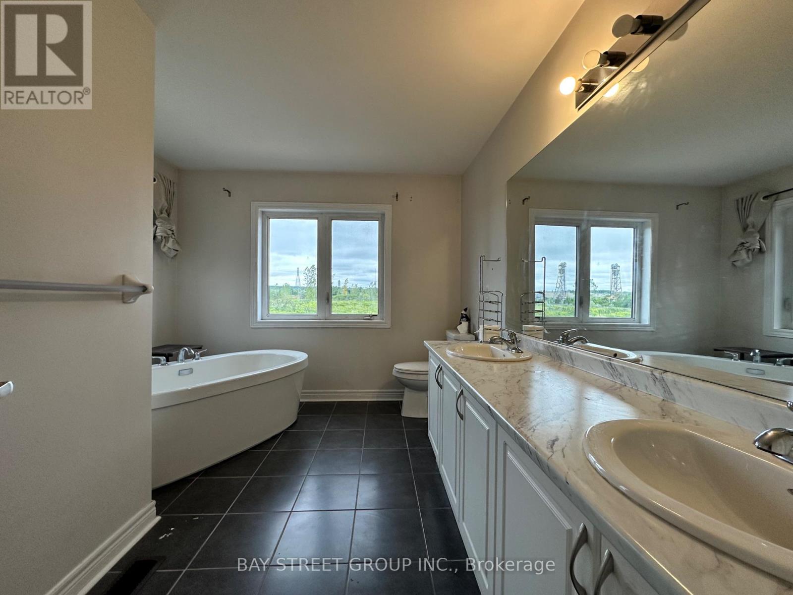 Photo 7 of 47 Colonel Lyall Street, St Catharines ON
