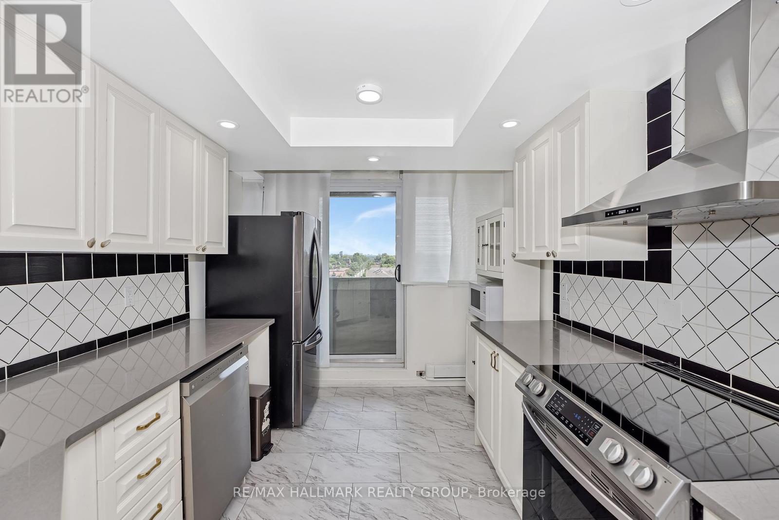Photo 9 of 908 500 Laurier Avenue W, Ottawa ON