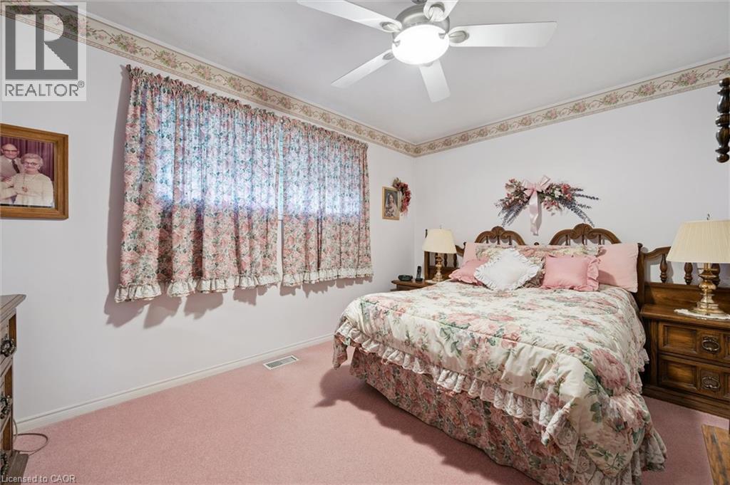 Photo 18 of 61 Traynor Avenue, Kitchener ON
