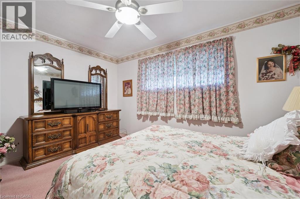Photo 19 of 61 Traynor Avenue, Kitchener ON