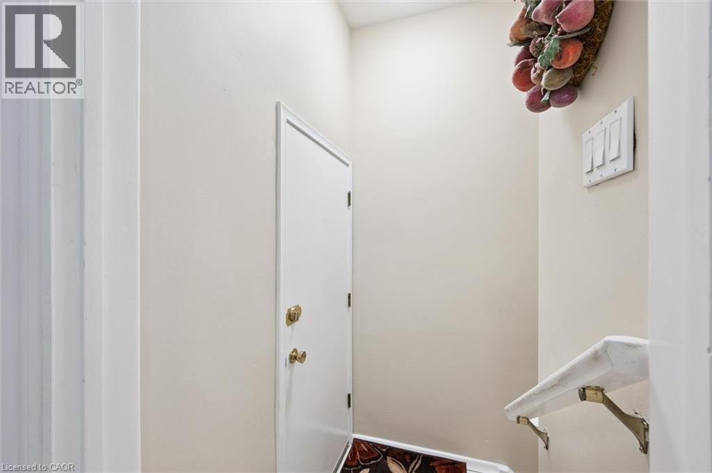 Photo 25 of 61 Traynor Avenue, Kitchener ON
