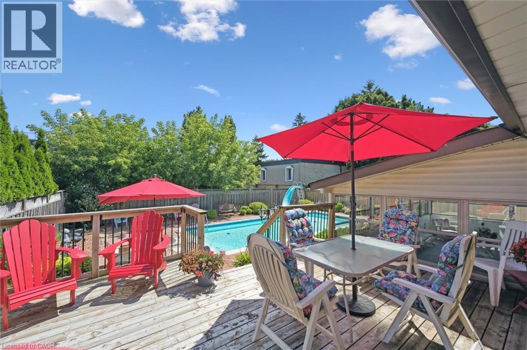 Photo 40 of 61 Traynor Avenue, Kitchener ON